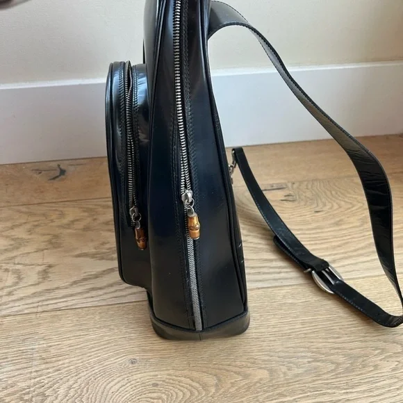 Gucci🖤 Vintage Ophidia patent leather sling backpack